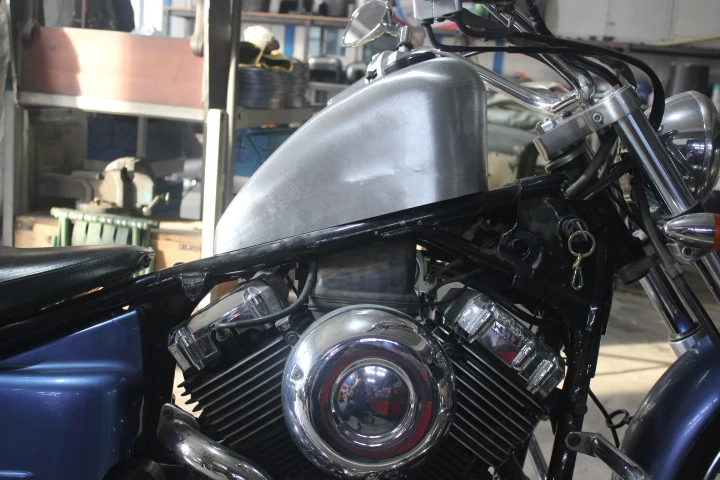 Tangki bensin sepeda motor 9 L dengan tutup buatan tangan Retro sepeda motor kaleng oli bensin untuk Yamaha Racing Star 400 540 650