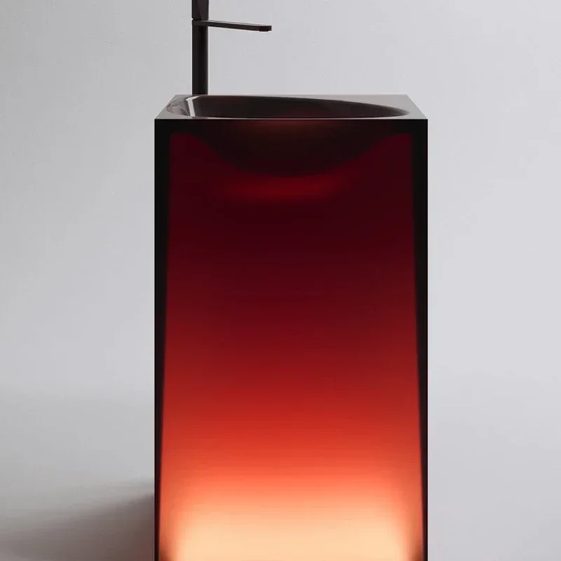 

Wine red, dark red, with a light that can emit light. Transparent floor standing small bathroom, bathroom, bathroom, bathroom