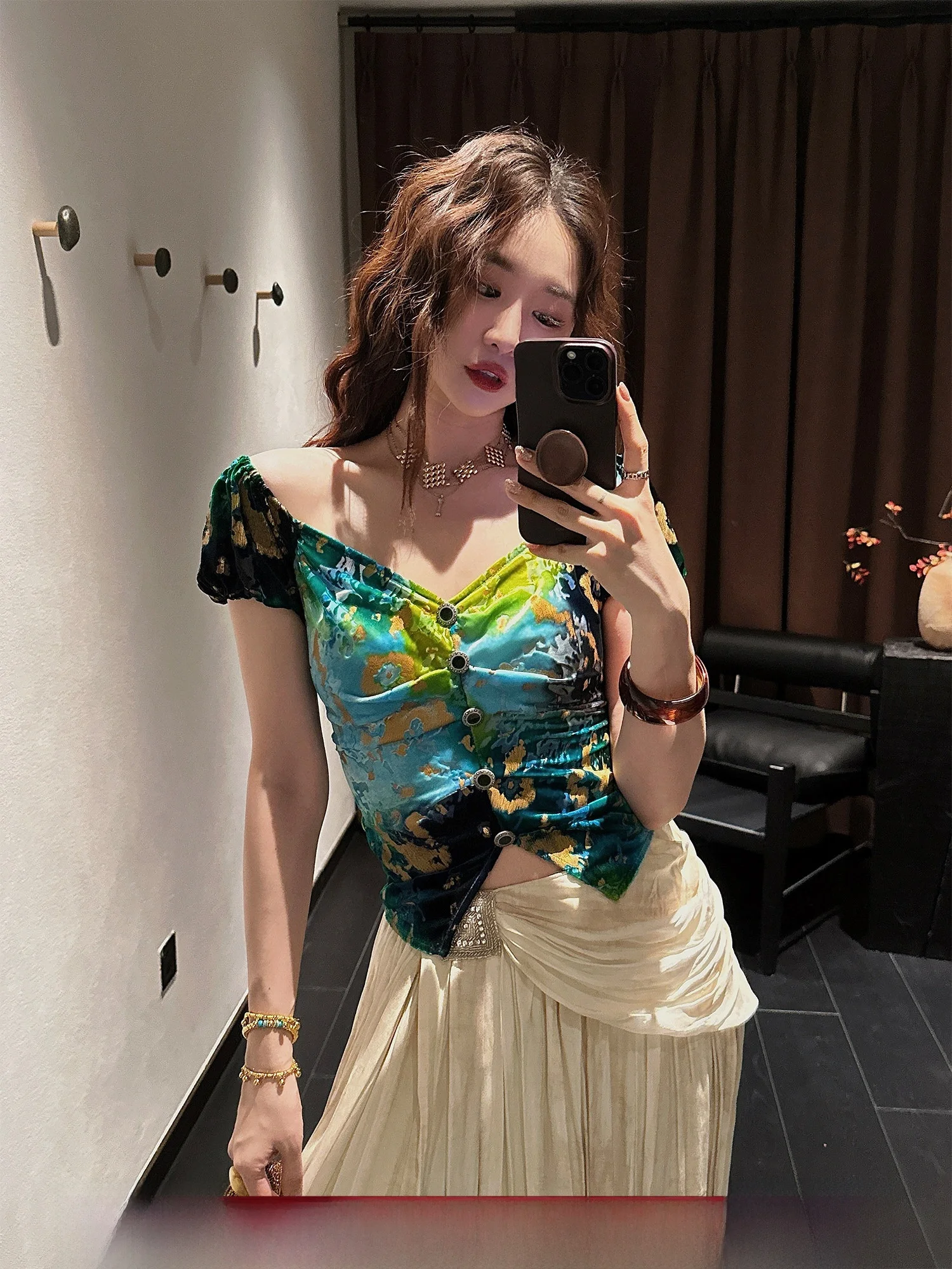 

Женская летняя футболка Sanji Bla Flower ort Sve Gold Emed из шелка ручной росписи, свободного кроя, для повседневной носки