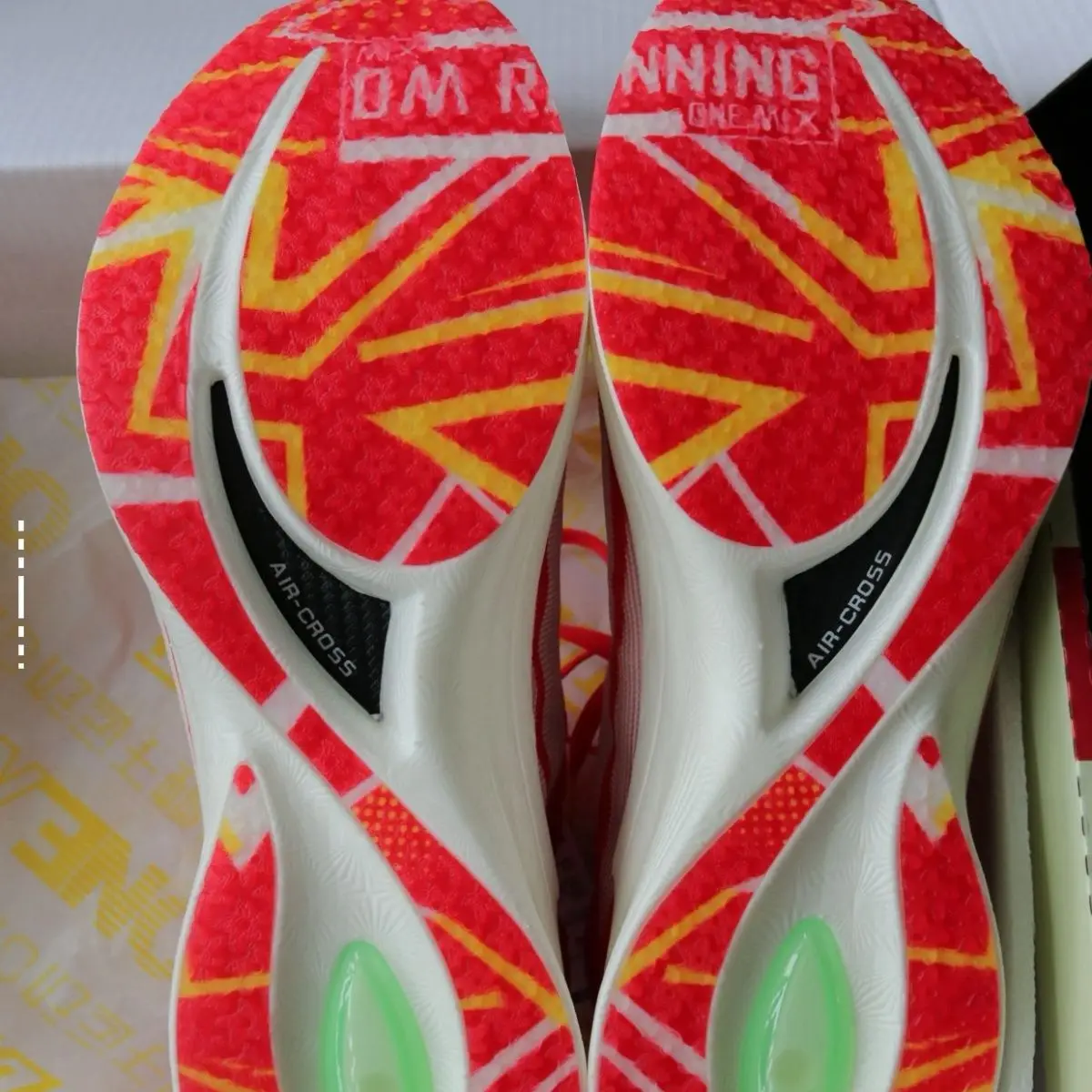 

ONEMIX Sports Shoes: Breathable, Ultralight, Professional Running Shoes—Non-Slip, Shock-Absorbing, and Race-Ready