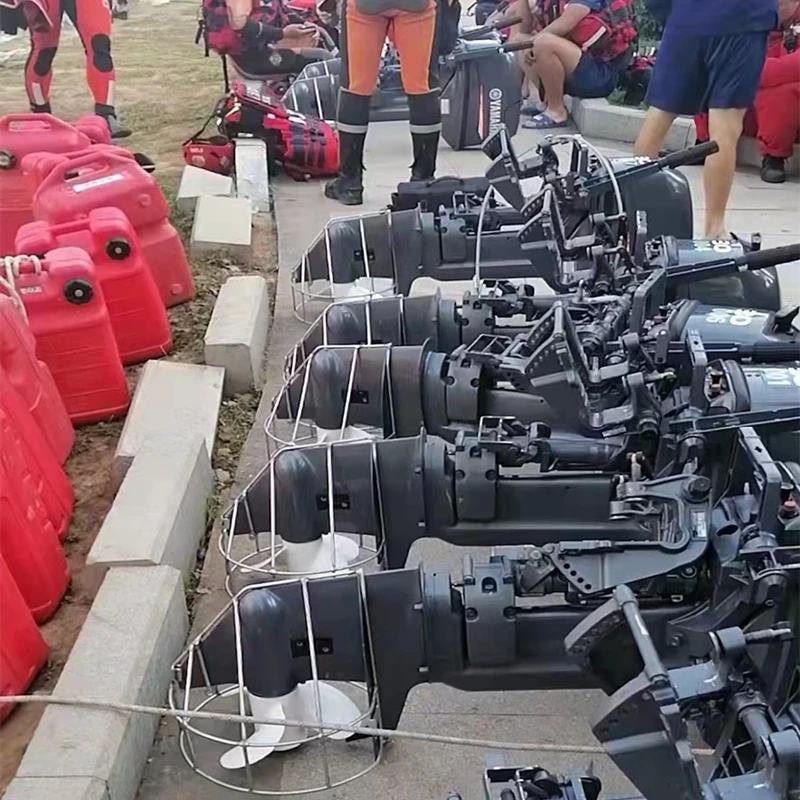 Stainless steel propellers with universal protective covers for outboard engines