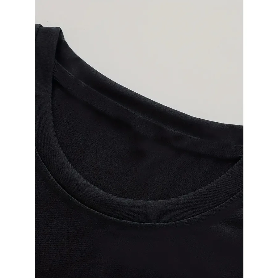 Camiseta de ombro caído com estampa de letras e cruz, blusa casual de manga curta com gola redonda para primavera e verão, roupas femininas