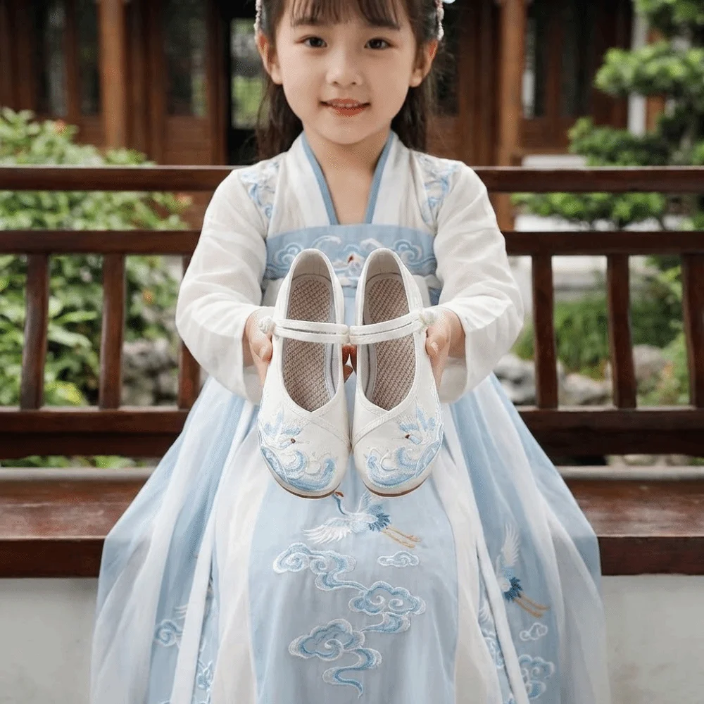 

Chinese Style Girls' Dancing Shoes Wear Resistant Non-slip Children Hanfu Flat Shoes Breathable Professional