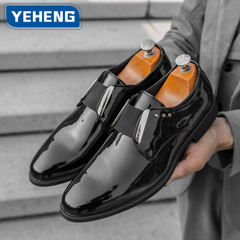 

Новые роскошные мужские повседневные кожаные туфли на плоской подошве, дизайнерские модельные туфли из лакированной кожи, деловые туфли, свадебные лоферы с острым носком, мужские