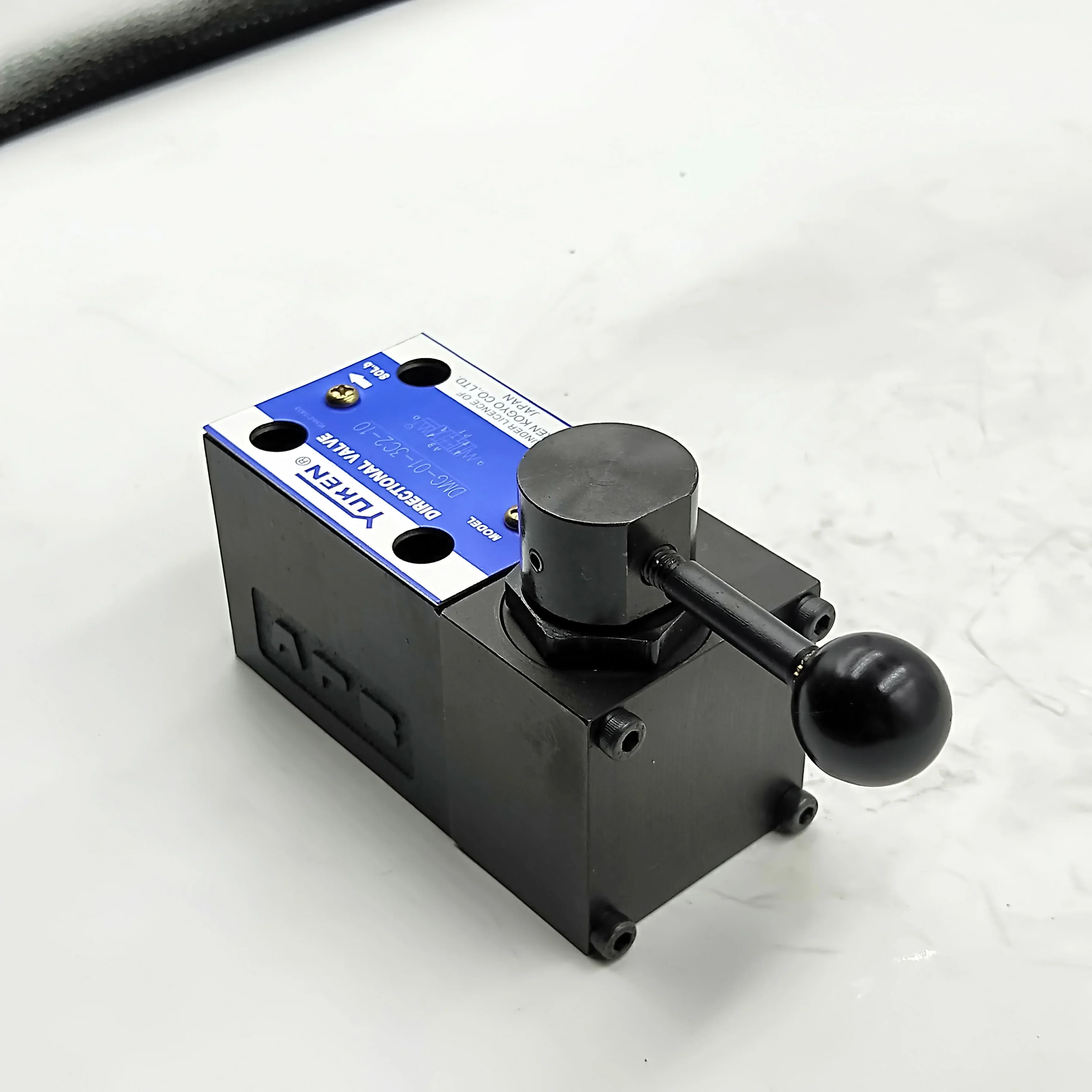 Lainuo MANUALLY OPERATED DIRECTIONAL VALVE HD-G02-3C2-20 Hydraulic Solenoid Valve HD-G02-2B2-20 HD-G05-3C2-50