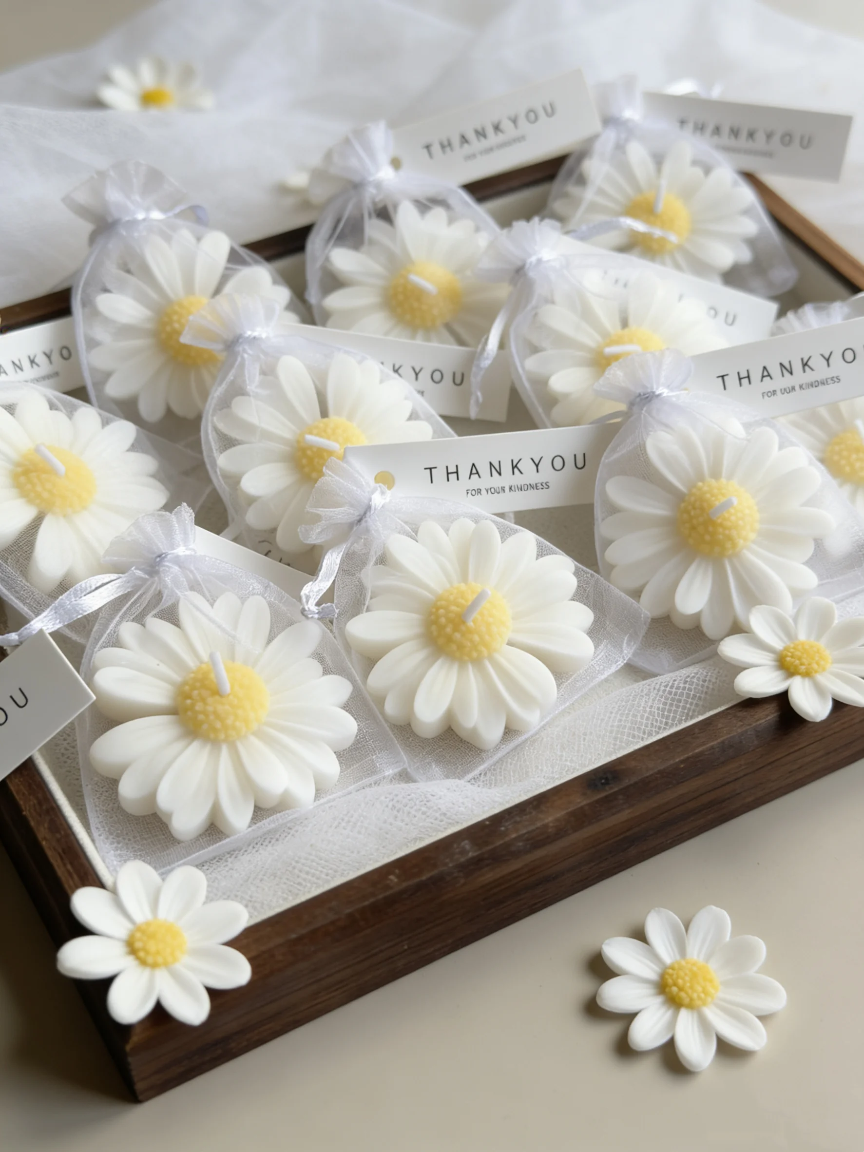 1pc/5pcs/10pcs Daisy Shaped Candles Set - Wedding Favors Gift Basket, Bridal Shower Decor, Scented Soy Wax For Home Fragrance