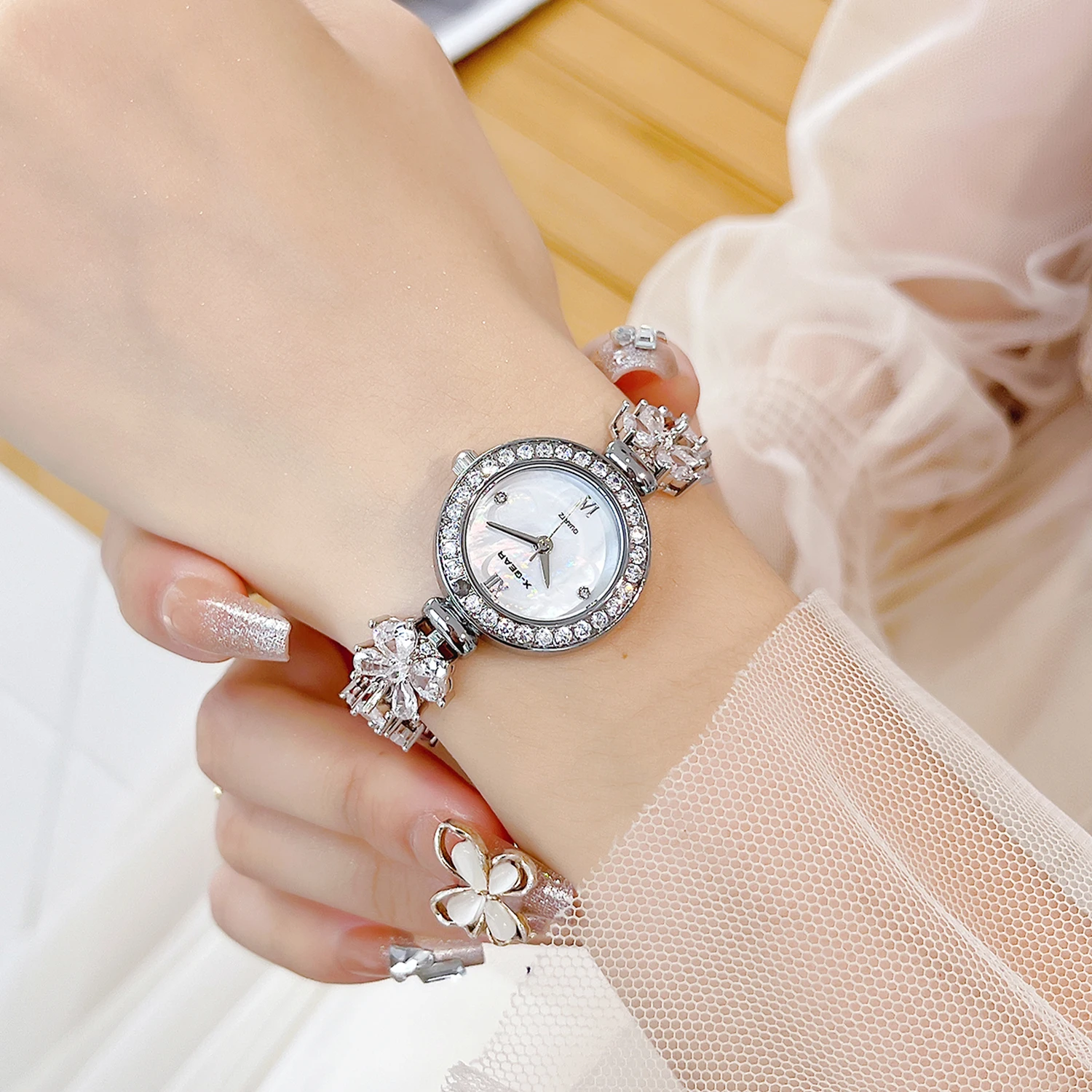 

Модные детские водонепроницаемые кварцевые часы — студенческие наручные часы с ремешком-бабочкой, идеальный подарок для девочек