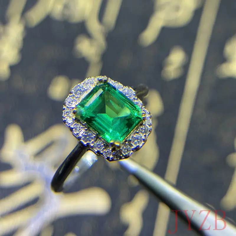 

Pure natural Colombian emerald ring natural S925 sterling silver ladies fashion ring Main stone 6x8mm egg face cut