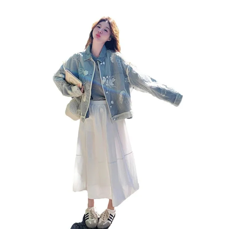 New Chinese-style Retro Lace Patchwork Denim Coat for Women, 2025 Autumn New Style, Elegant and Versatile Jacket Top