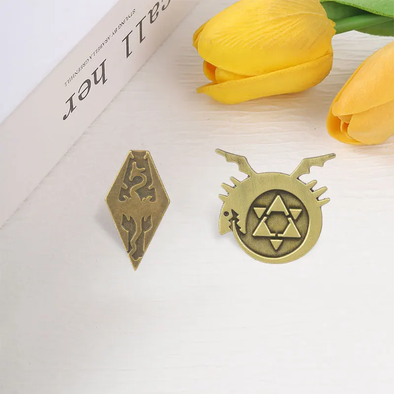 Vintage Drachen-Alchemie-Symbol Emaille-Abzeichen Antikes Metall Graviertes Muster Reversnadel Deko-Brosche Accessoire Geschenk – Detail 7