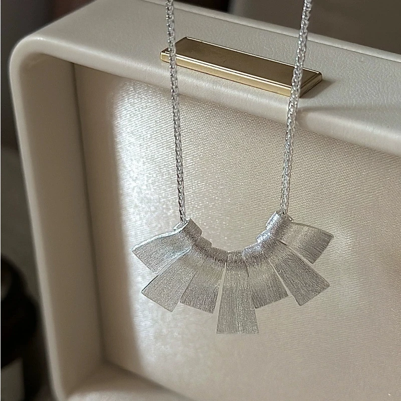 S925 pure silver Korean edition niche design retro brushed texture piece necklace style fashionable collarbone chain