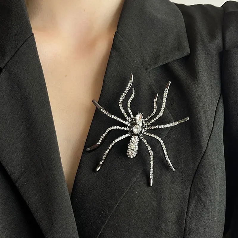 

Exaggerated Black Sparkling Crystal Large Spider Brooch for Women Autumn and Winter Suit Coat Chest Flower Pin