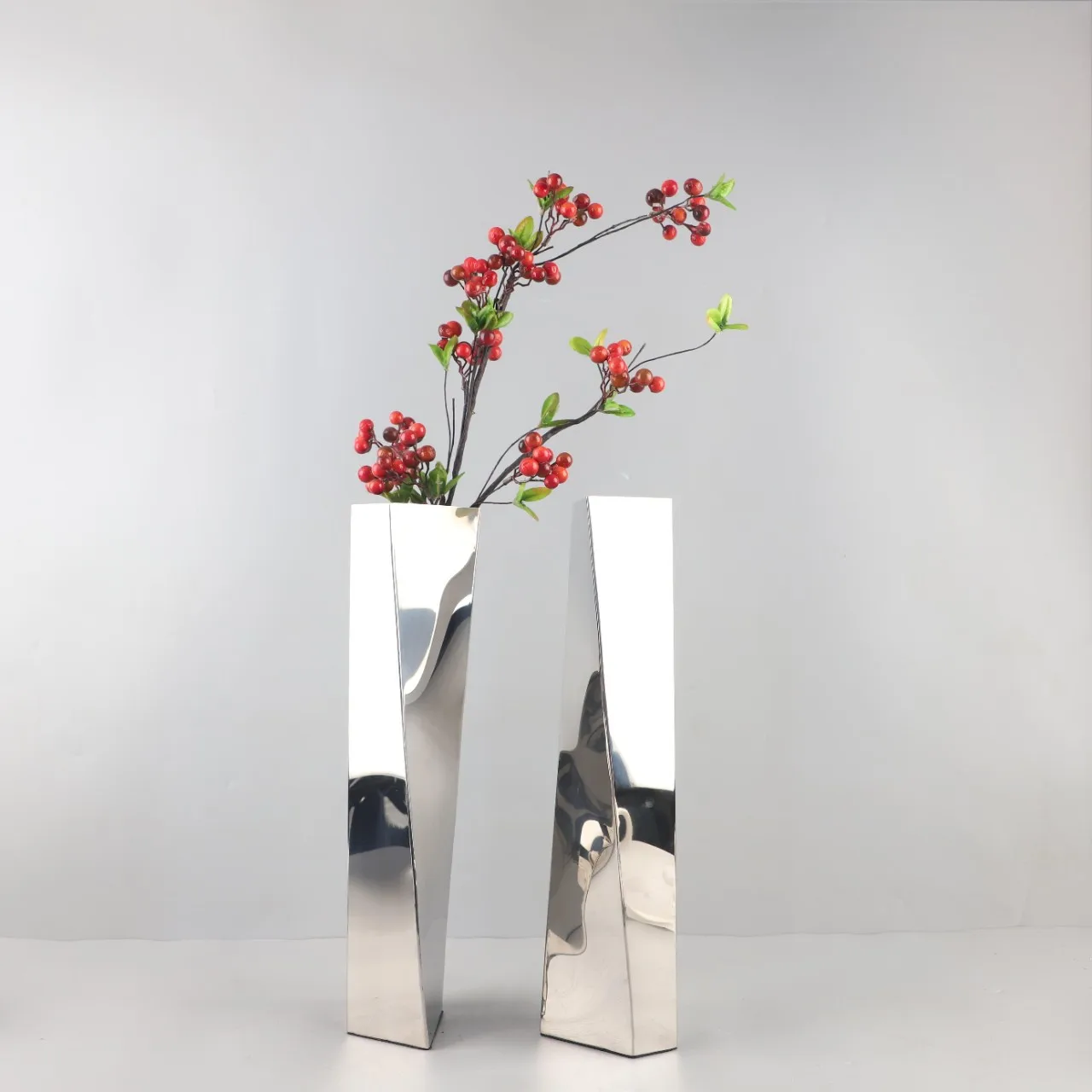 Twisted Stainless Steel Decorative Vases Modern Geometric Silver Flower Vases for Living Room Office Table