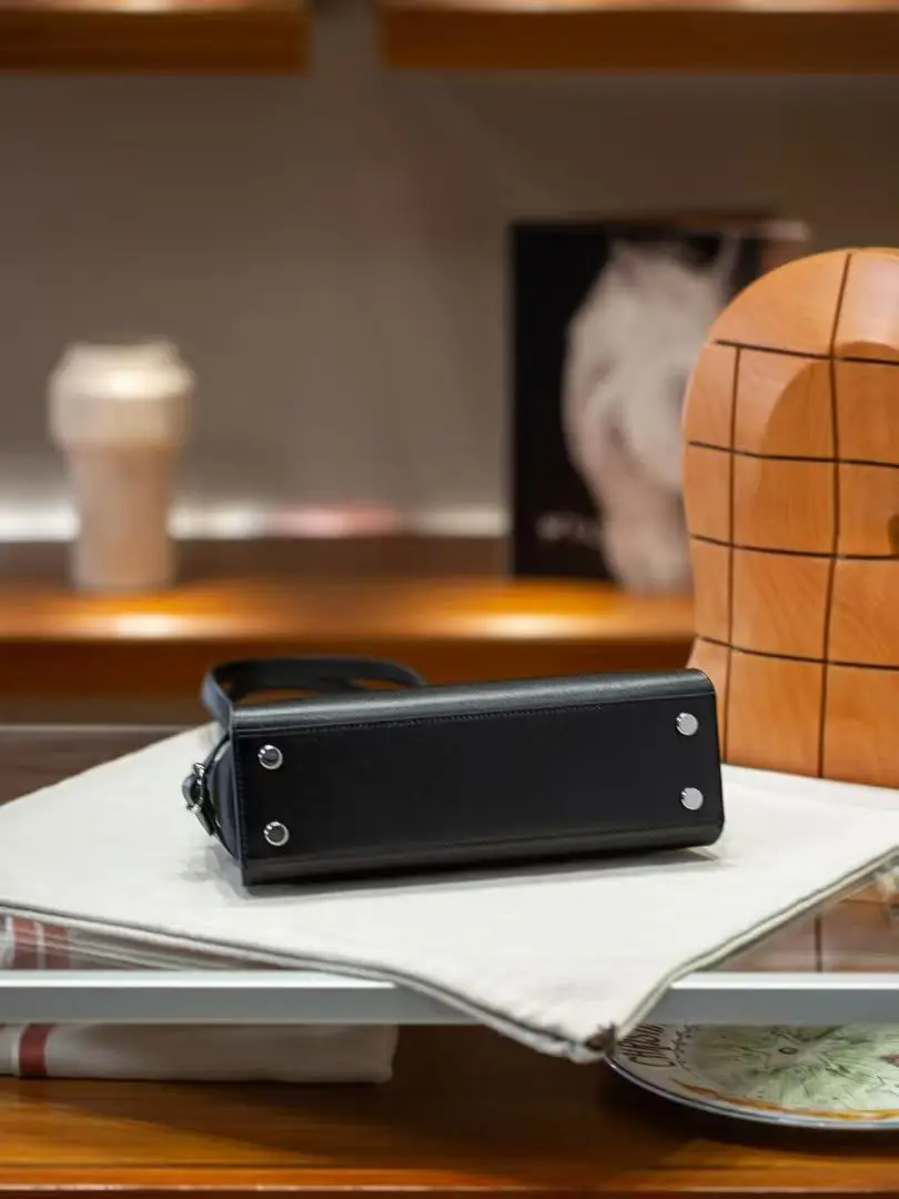 2025年高品質スイフト牛革シングルショルダーバケットバッグファッションレディース多用途本革女性クラウドバッグホーボートートバッグ