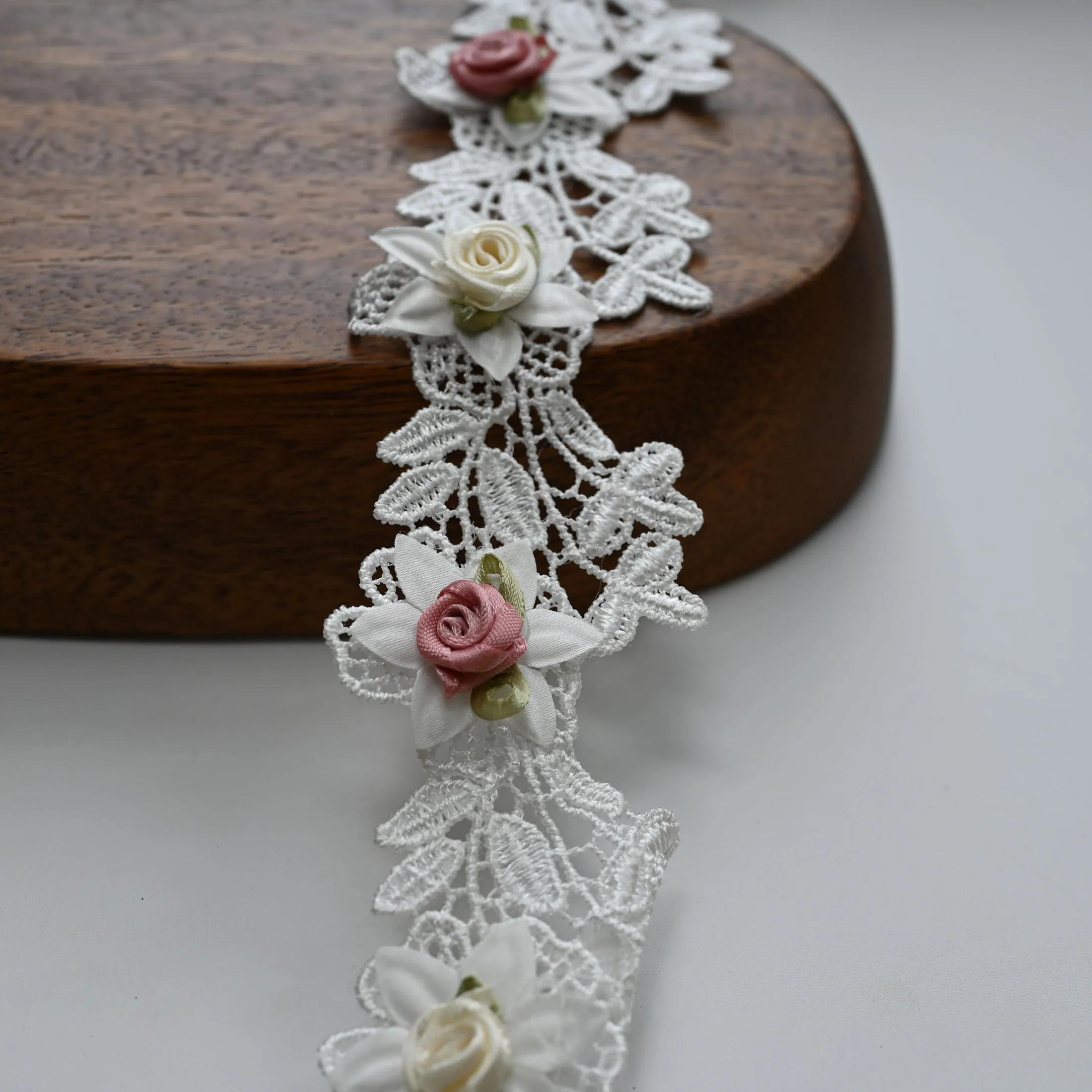 2yard White Flower Embroidered Lace Trims Ribbons DIY Sewing Craft Supplies Retro Vintage Floral Embroidered Apparel Trimings
