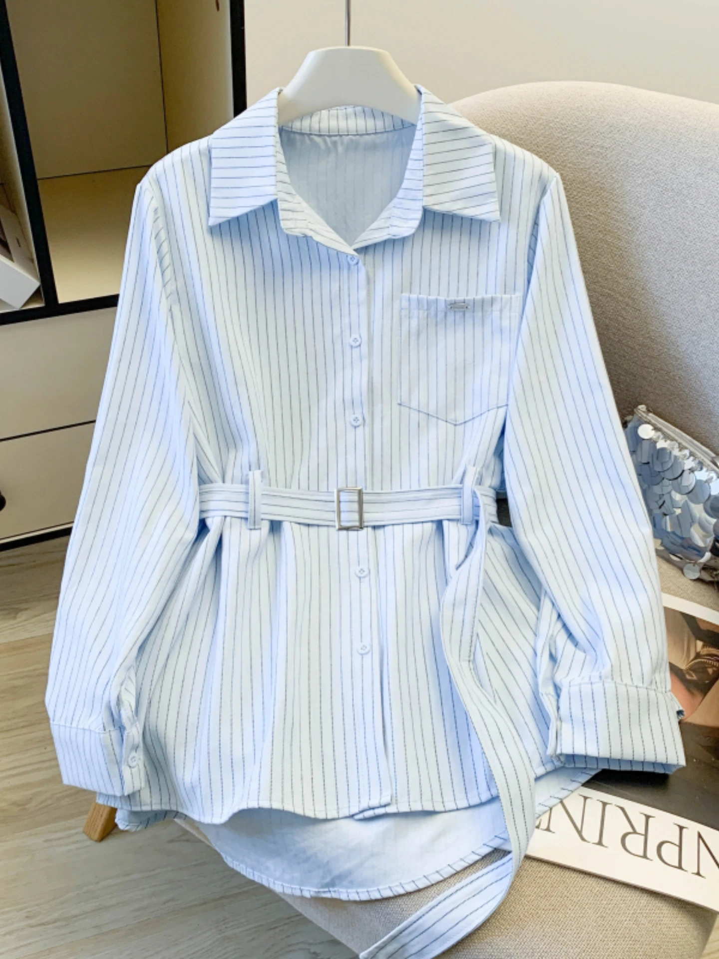 Camiseta de Manga Larga a Rayas Azules para Mujer, Primavera-Otoño, Talla Grande, Estilo MM, Adelgazante, de Longitud Media, con Cinturón Ajustable