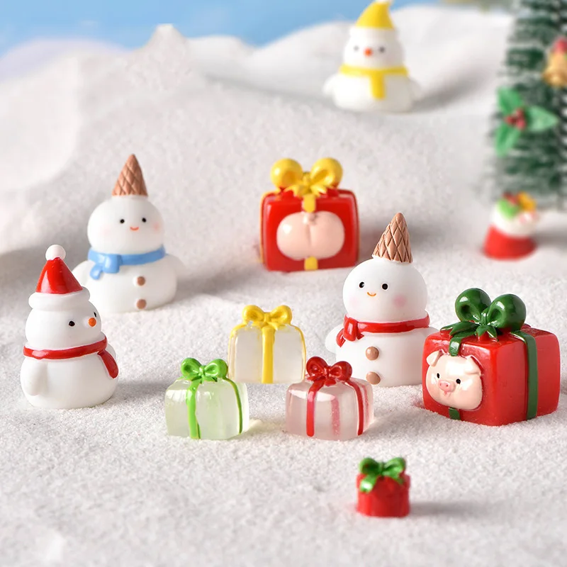 Christmas Miniatures Resin Figurines Snowman Pig Egg Tube Ornament Cute Micro Landscape Merry Xmas Decoration Home Party Decor