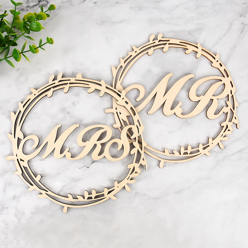 2Pcs/Set Creative Hollow Wood Laser Cut Mr Mrs Letter DIY Hanging Sign Rustic Wedding Embellishment Wooden Chair Pendant