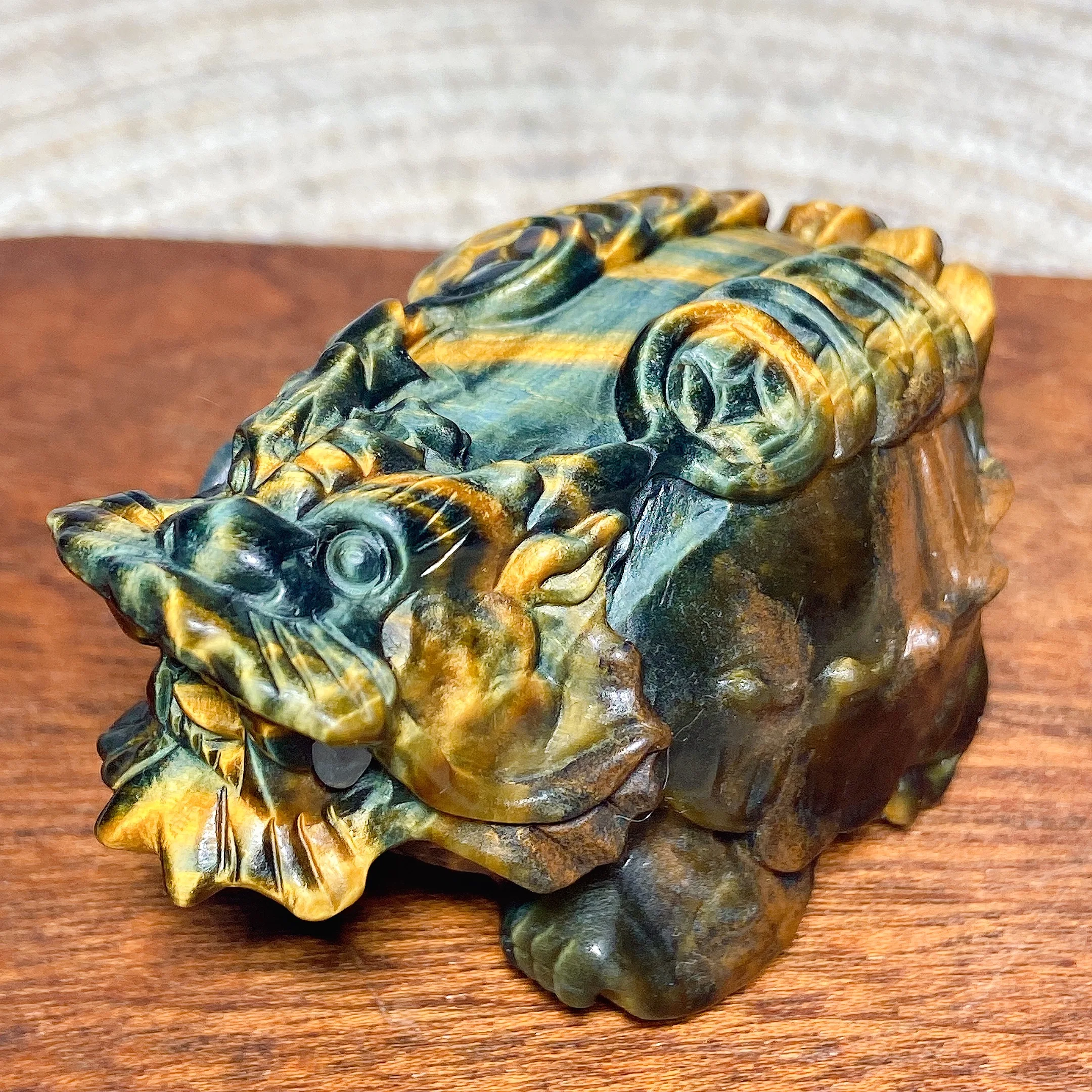 Healing Natural Crystal Blue And yellow Tiger Eye Dragon Turtle Hand Carving Mineral Energy Home Decorations Room Decor Gift Ore