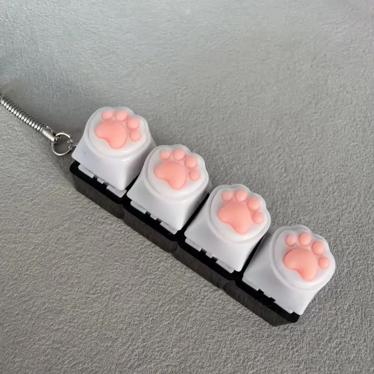 ZAKOL Soft Cat Claws Keychain Key Ring Pendant Mobile Phone Backpack Pendant Desktop Accessories Decompression Press Tool
