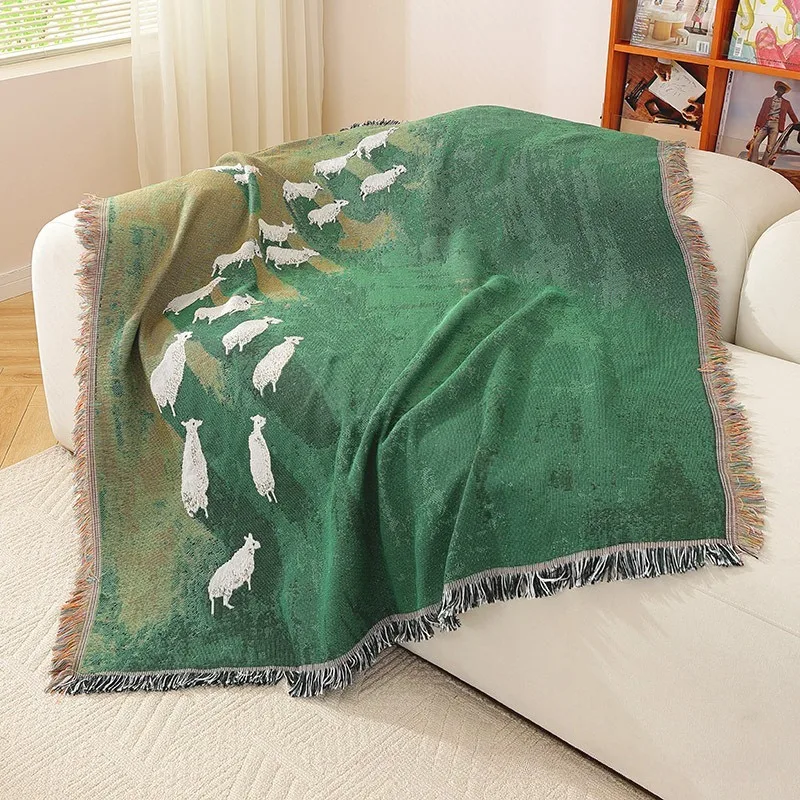 Jacquard Tapestry Throw Blanket Outdoor Camping Rug Cat Proof Sofa Cover Luxury Gift Wrap Elegant Couch Drape for Daytime Naps