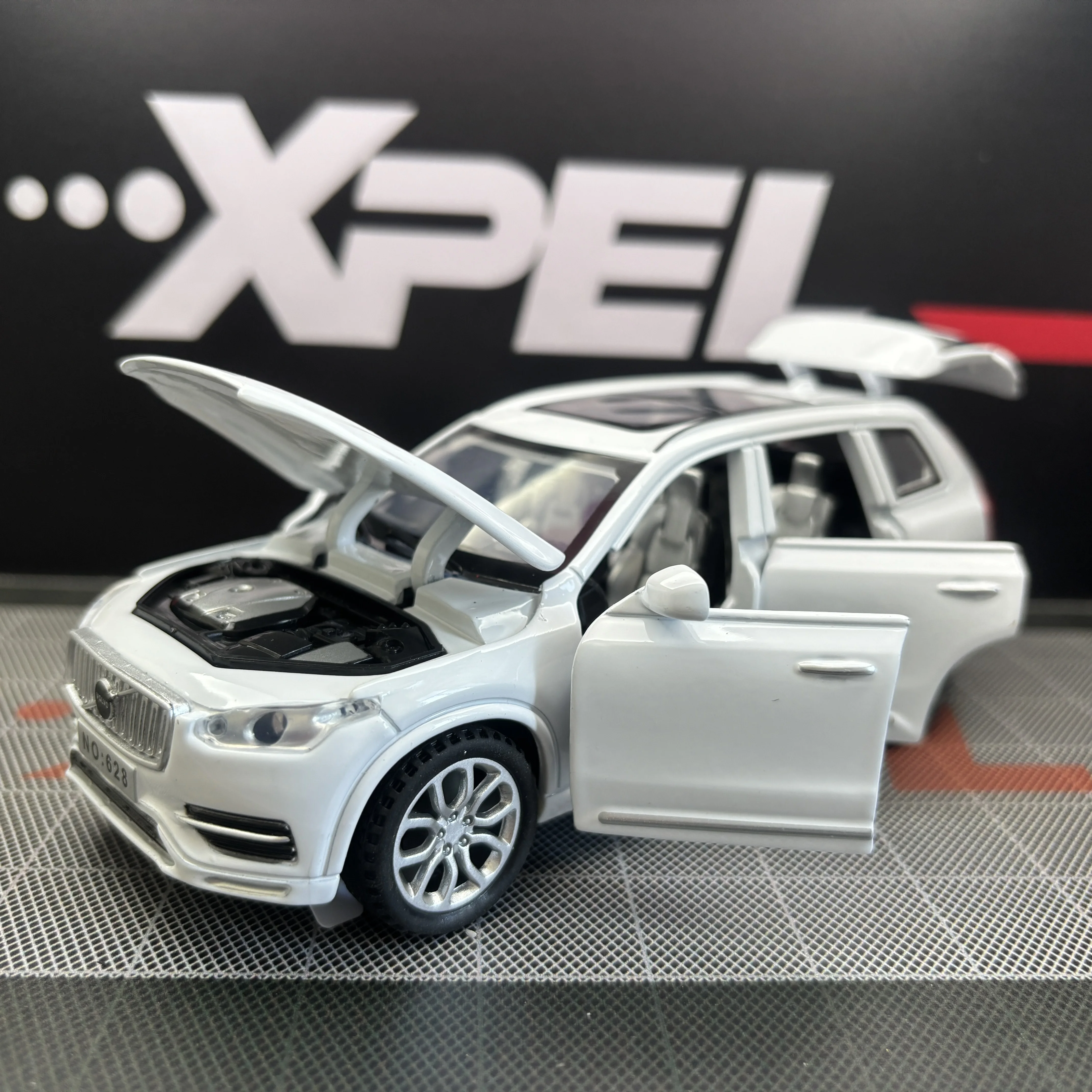 التوصيل المجاني 1:32 دييكاست سيارات فولفو XC90 لعبة مجسمة أبواب قابلة للفتح التراجع موسيقى خفيفة سيارات لعب للأطفال الأطفال