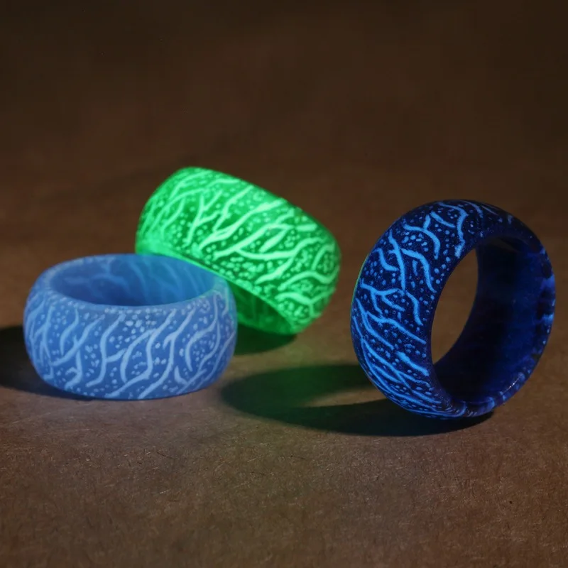 Personalized Transparent Resin Wood Grain Glow Ring Cool Luminous Secretwooden Cracked Fluorescent Ring for Men Dropshiping