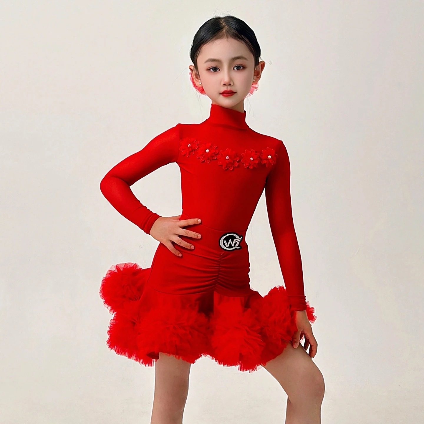Abiti da ballo latino per bambini Abito rosso a maniche lunghe Gonna soffice Vestito da competizione di ballo latino per ragazze Costume Cha Cha DNV26055