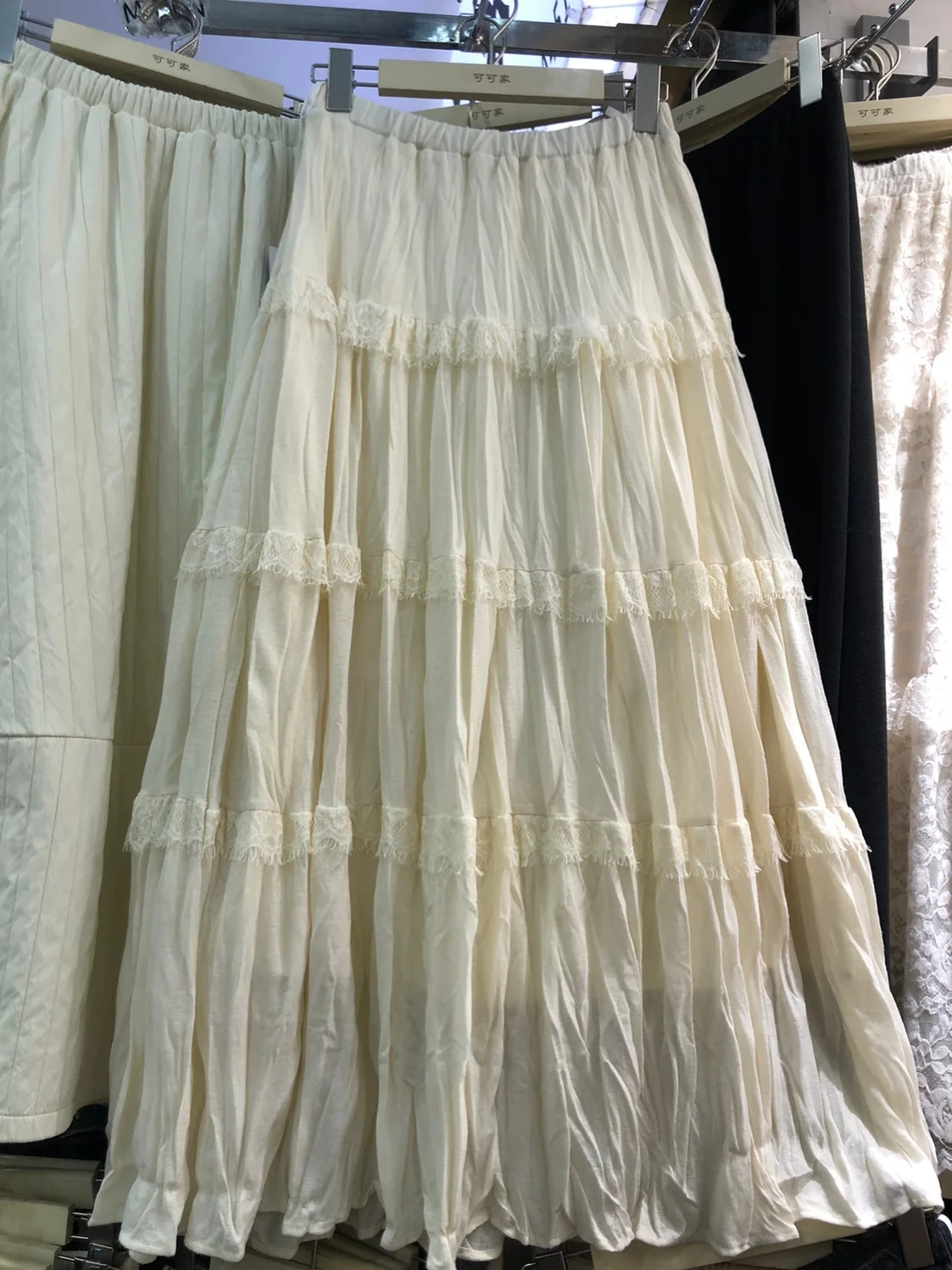 

Textured Lace Trim f Skirt Women's Soft Sle High Waist Silk Fabric Casual Cake Skirt Loose Fit Autumn Season