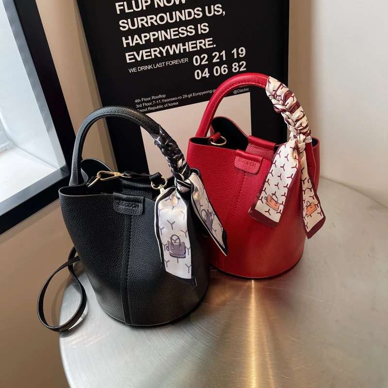 Red PU Bucket Shoulder and Crossbody Bags Black Sense of Luxury Two-purpose Bag for Women 2024 Fashion Versatile on Sale