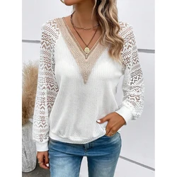 Blusa de manga comprida emendada com renda gola em v para mulheres, tops elegantes vintage, camisa fina oca extravagante, top branco casual