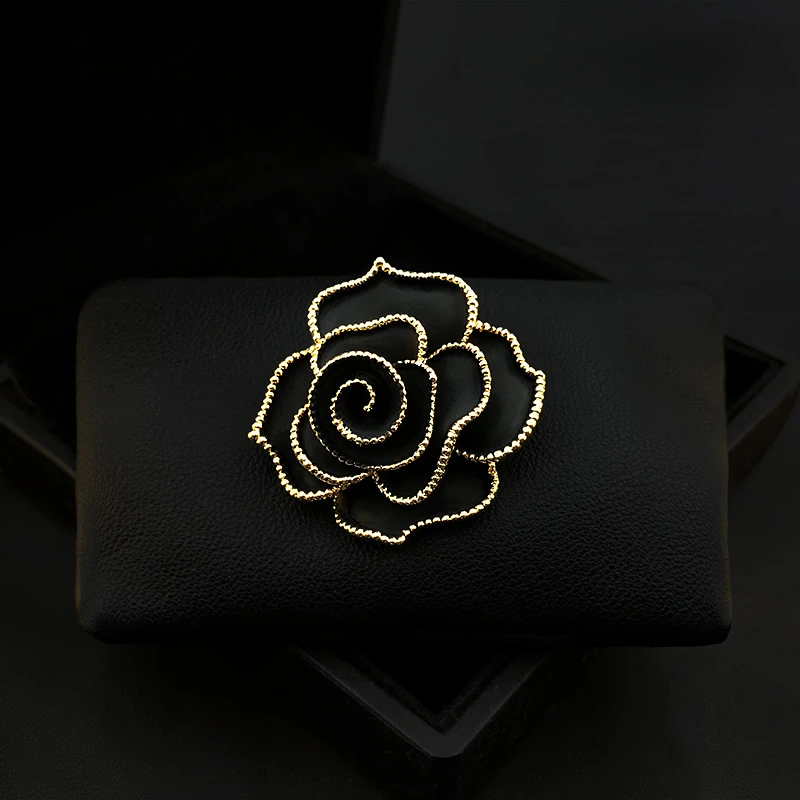 

ZY Upscale Retro Camellia Flower Brooch Women's Suit Neckline Black Pin Clothing Accessories Fashion Corsage Jewelry 3769