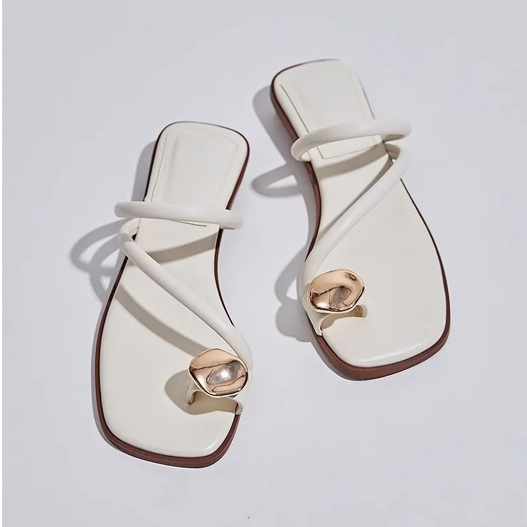 Narrow Band Women Slipper Summer Fashion Metal Decoration Low Heel Slip on Ladies Elegant Slides Casual Outdoor Beach Flip Flop