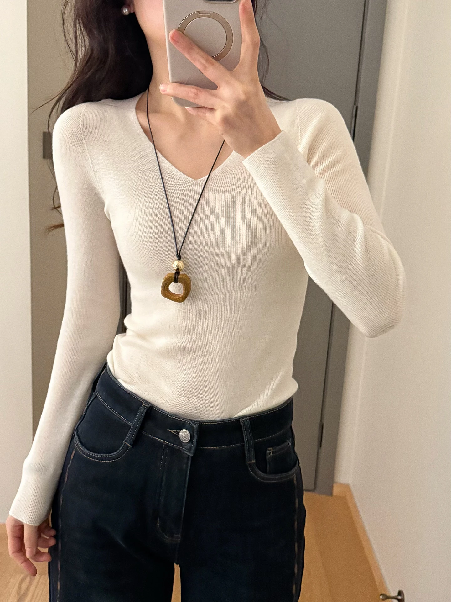 

00% Wool Yangzhou Tead Sl One-Piece Korean Sle V-Ne Knitted Sweater Women's Slim Fit Base irt New 2025
