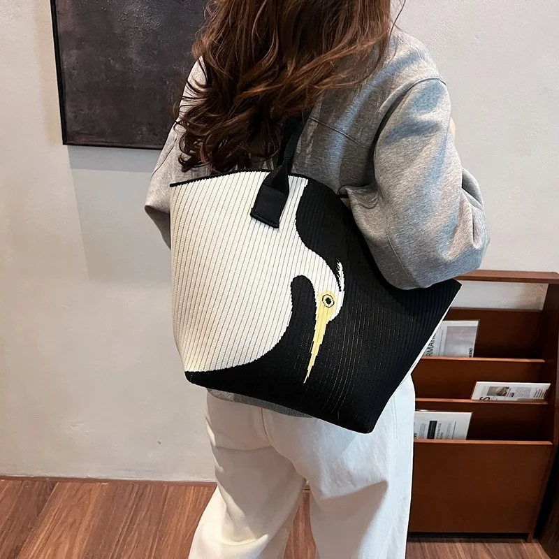 Side and back profile showing depth and structure