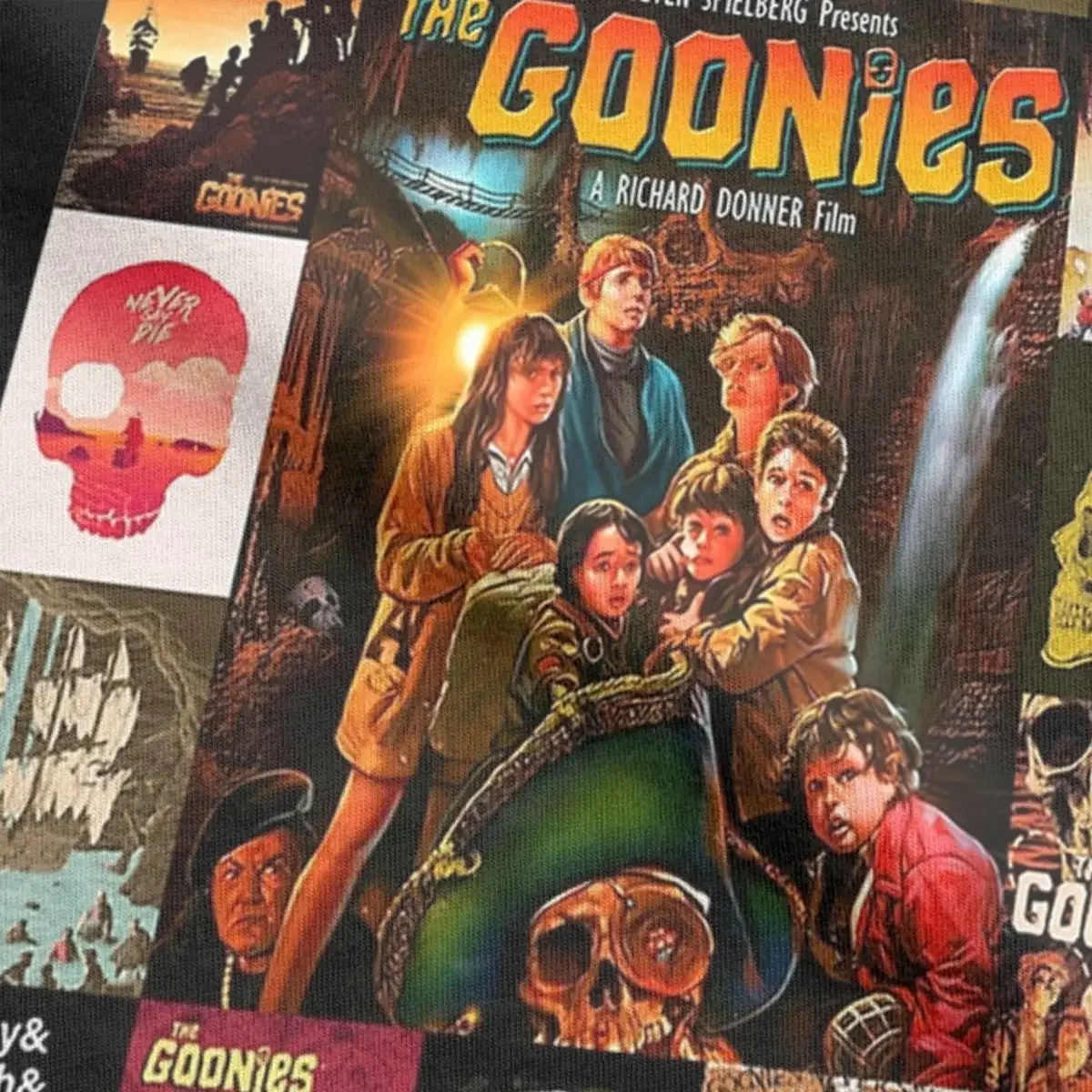 Awesome Goonies Classic Movie T-Shirts Men Round Collar 100% Cotton T Shirts Short Sleeve Tees Original Clothes