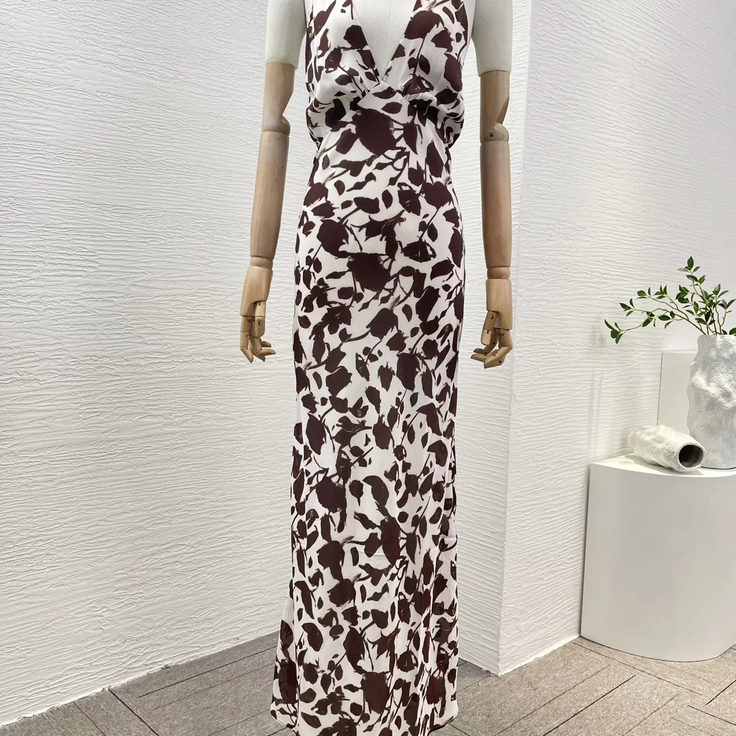 Vestido Mixi Halter sin mangas con espalda descubierta y estampado de hojas blancas y marrones