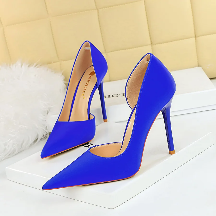 

New Fashion Korean Women's Edition Simple Fit Slim Thin Super Shallow Notch Side Hollow Out Single High Heel Pumps Wedding Shoes