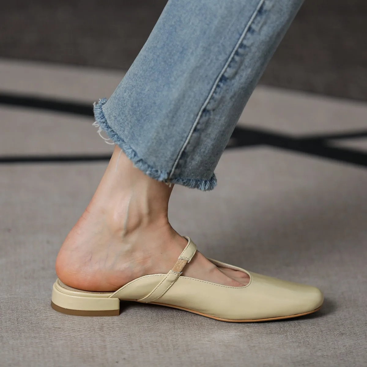 Woman Mules Genuine Leather Patent Leatehr Women Shoes  Ladies Muller Round Toe Spring Slippers Slip-On Comfort Simple Flats