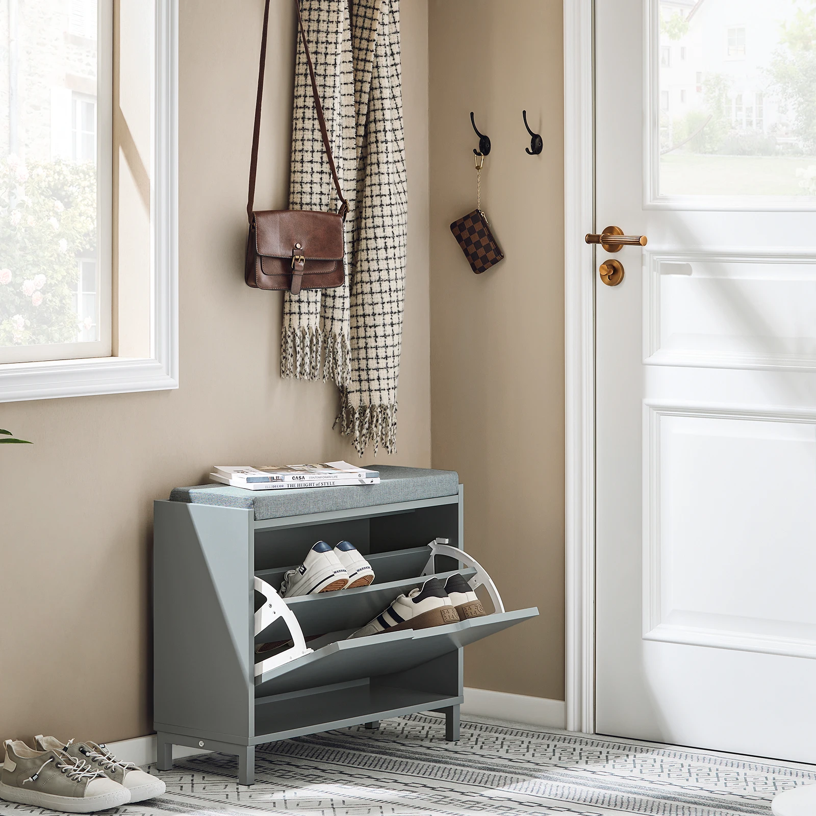SoBuy FSR151-K Schuhschrank Schuhbank mit Sitzfläche, Schuhregal mit Stauraum, Klappe, Sitzkissen, bis 113 kg belastbar – Detail 2