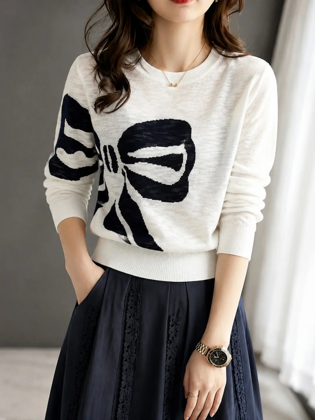 Fashionable Long Sleeve Knitted Top with  Knot Print Contrast Color Design Korean Style Straight Cut Soft Material