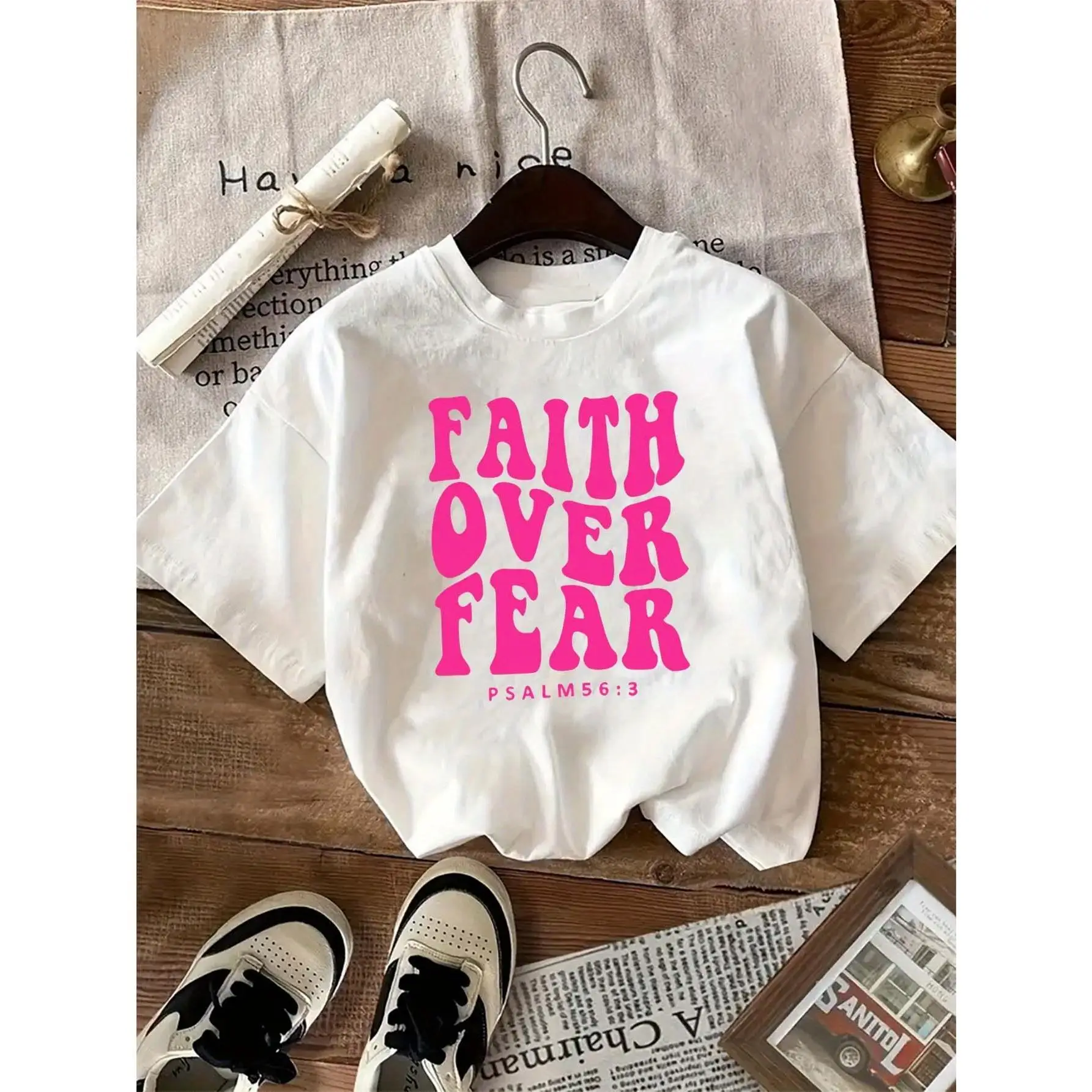 

Women's Casual Loose Fit Round Neck Short Sleeve T-Shirt - Breathable Knit Top with Vintage Letter & Animal Print, Street Style