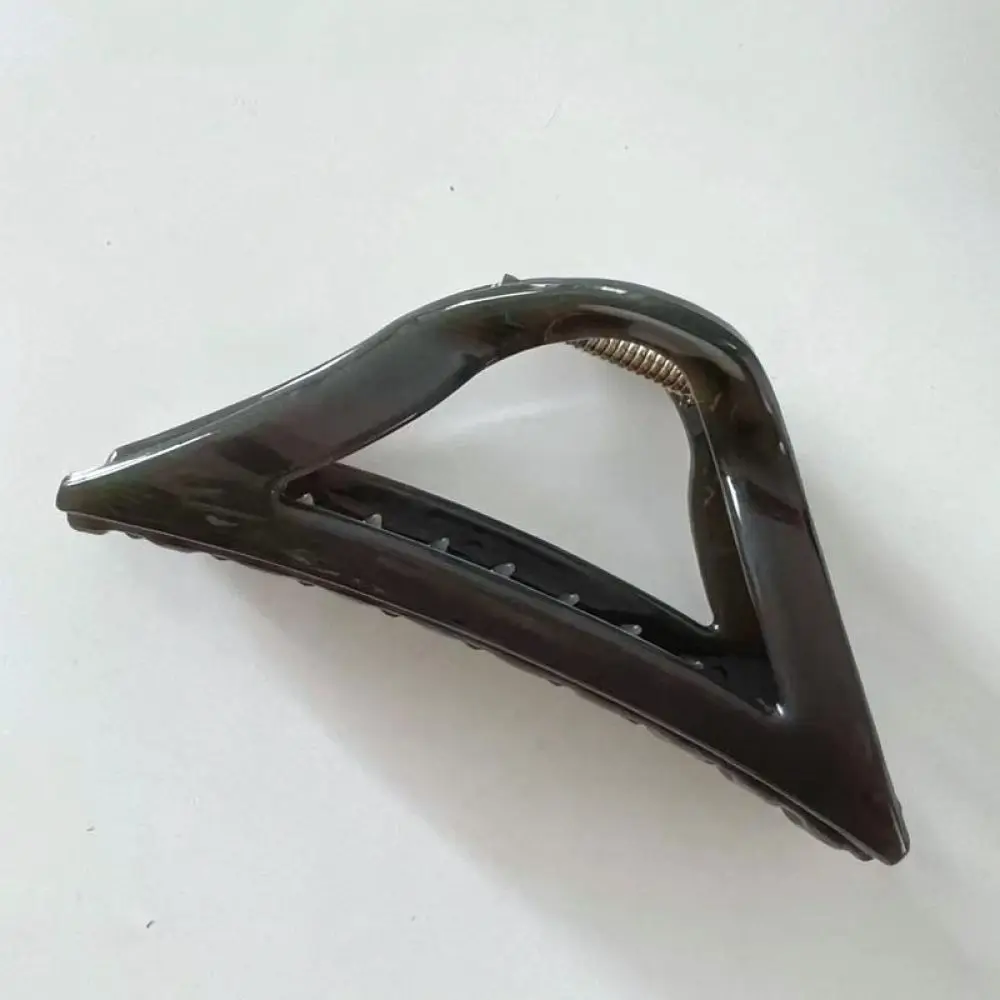 Matte Brown Large Triangle Hair Claw Geometric Shark Clip Elegant For Thick Hair Korean Fashion Daily Styling Accessories