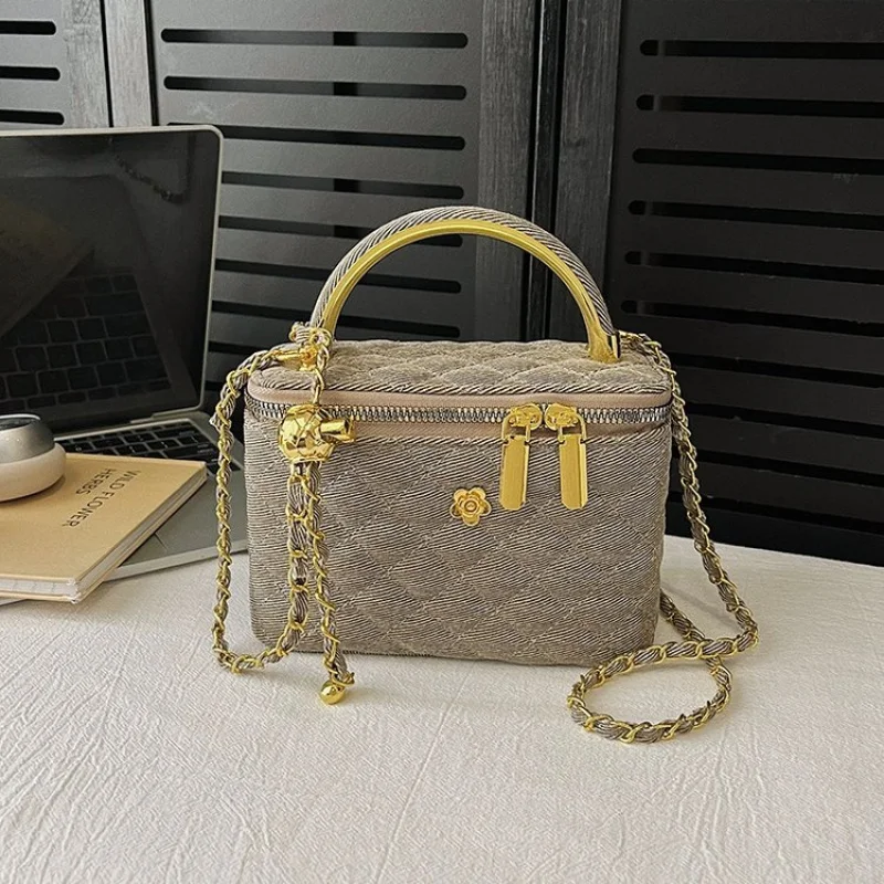 

Beautiful High-End Minimalist Unique Vintage Leather Crossbody Handbag For Women Casual Business Leisure With Solid Color