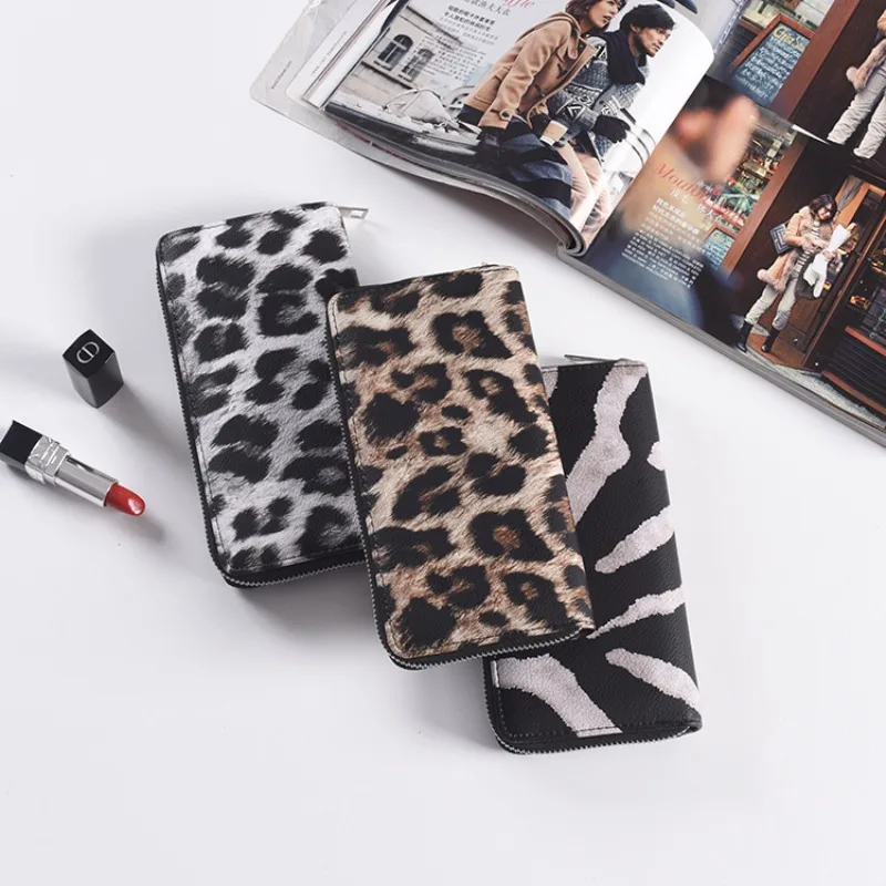 

Korean Fashion Long Style Women's PU Zebra Colored Wallet with Large Capacity and Multiple Card Slots Lightweight Casual Handbag