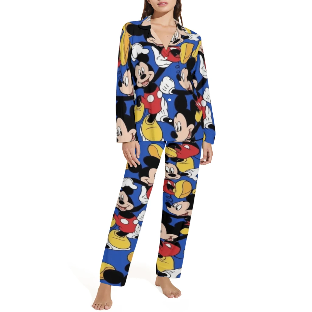 Conjunto de pijama Disney Mickey Mouse com top abotoado confortável e calça elástica, perfeito para homens e mulheres como lounge ou sleepwear