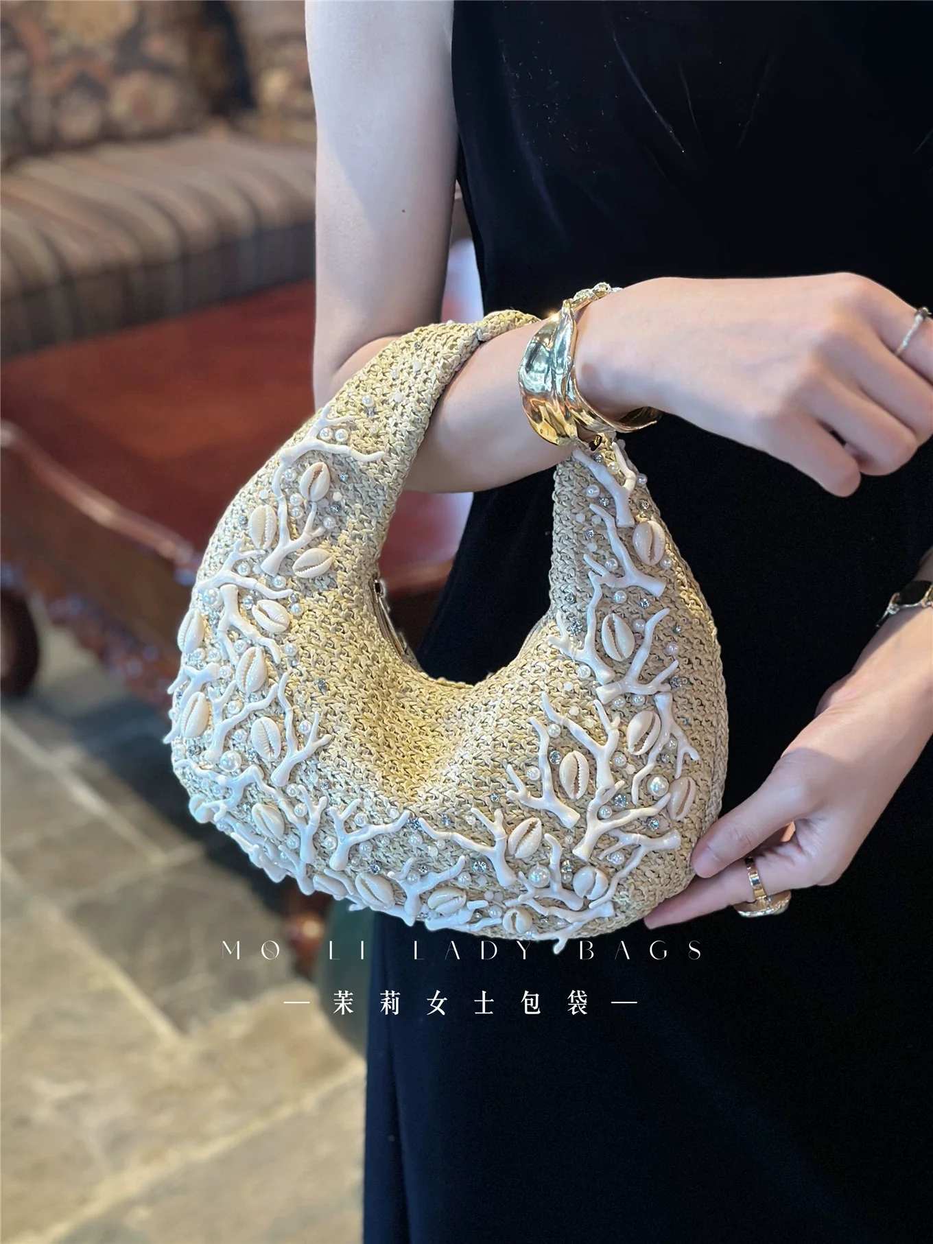 Fashion Straw Woven Handmade Moon Bag Beads Beaded Shell Case Women Handbag Luxury Clutch Purse Holiday Vacation Beach Bag