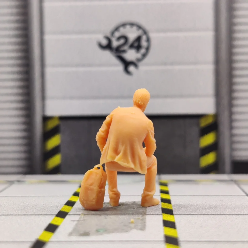 1/64 1/43 skala modelu ResinBearded siedzący człowiek z plecakiem Uncolored miniaturowe Diorama ręcznie malowane S836