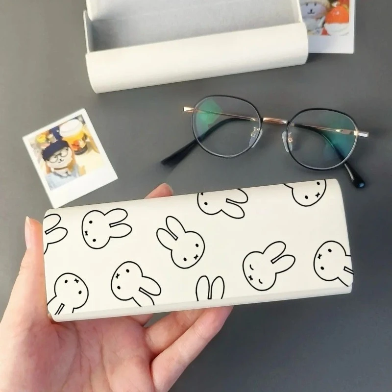 New Miffy Rabbit Cute Creative Cartoon Pattern Men's and Women's Fashionable Personalized Portable Magnetic Glasses Case Gift view 3