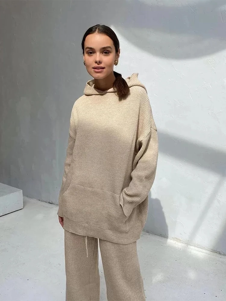 Pantaloni corti con cerniera con cappuccio solido Abito da donna Casual Manica intera Slim Fit Pantaloni lunghi a gamba dritta Set 2025 Autunno High Street Wear